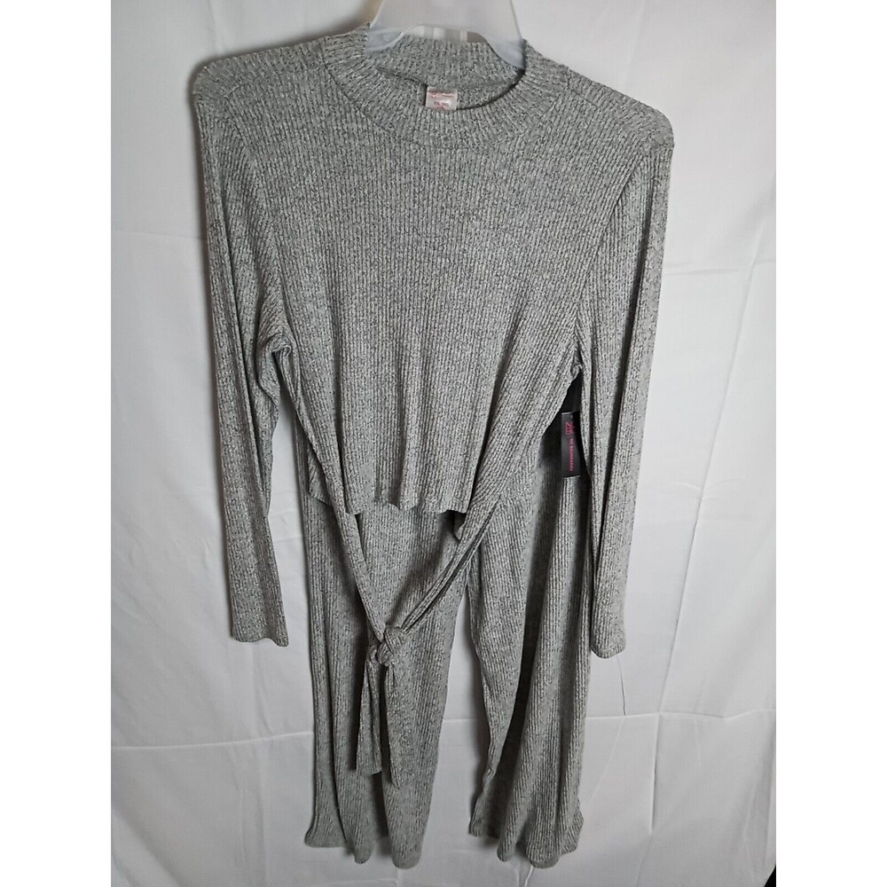 Woman's No Boundaries Crop Mock Neck set Long Sleeve. Size XXL (19)